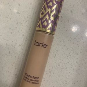 Tarte shape tape concealer 22N Light Beige